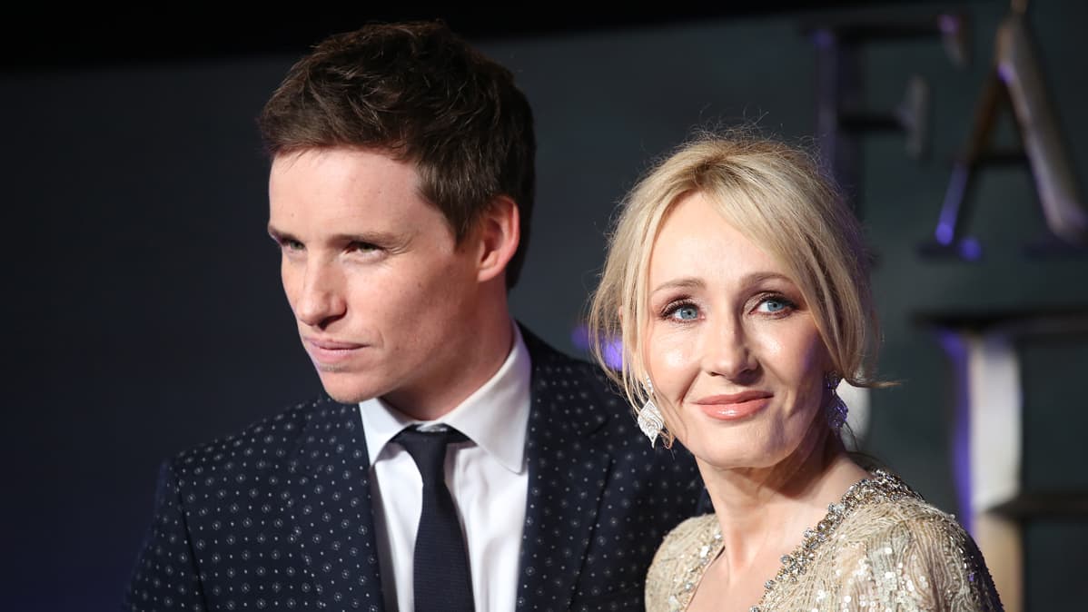 Eddie Redmayne ja J.K. Rowling.
