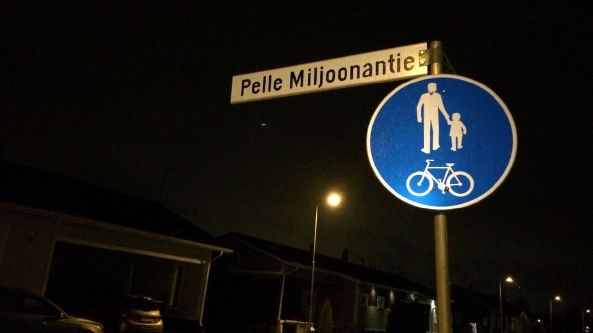 Katudunnimikyltti, jossa lukee Pelle Miljoonantie.