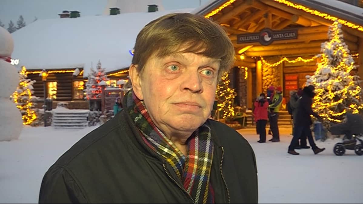 Pajakylän valaistuksen on asentanut ja sunnitellut valaistusyrittäjä Matti Jäntti.