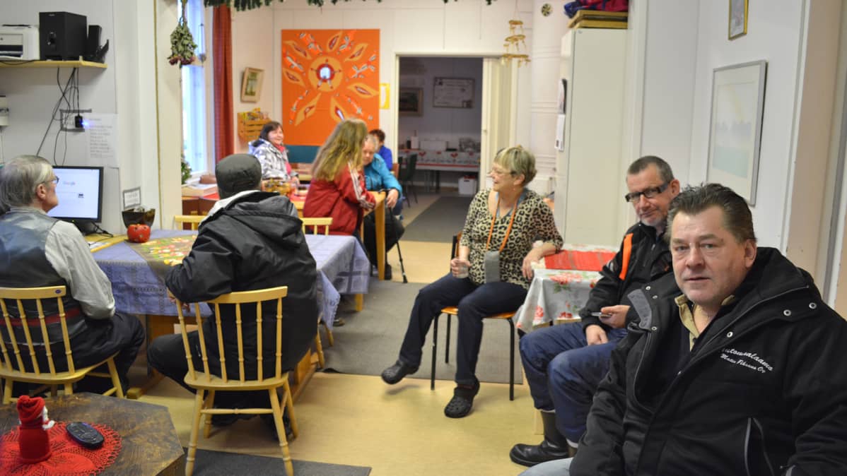 Kajaanin päiväkeskuksen asiakkaita