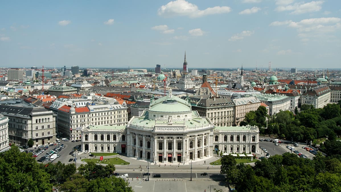 teatteritalo kaupunkinäkymässä
