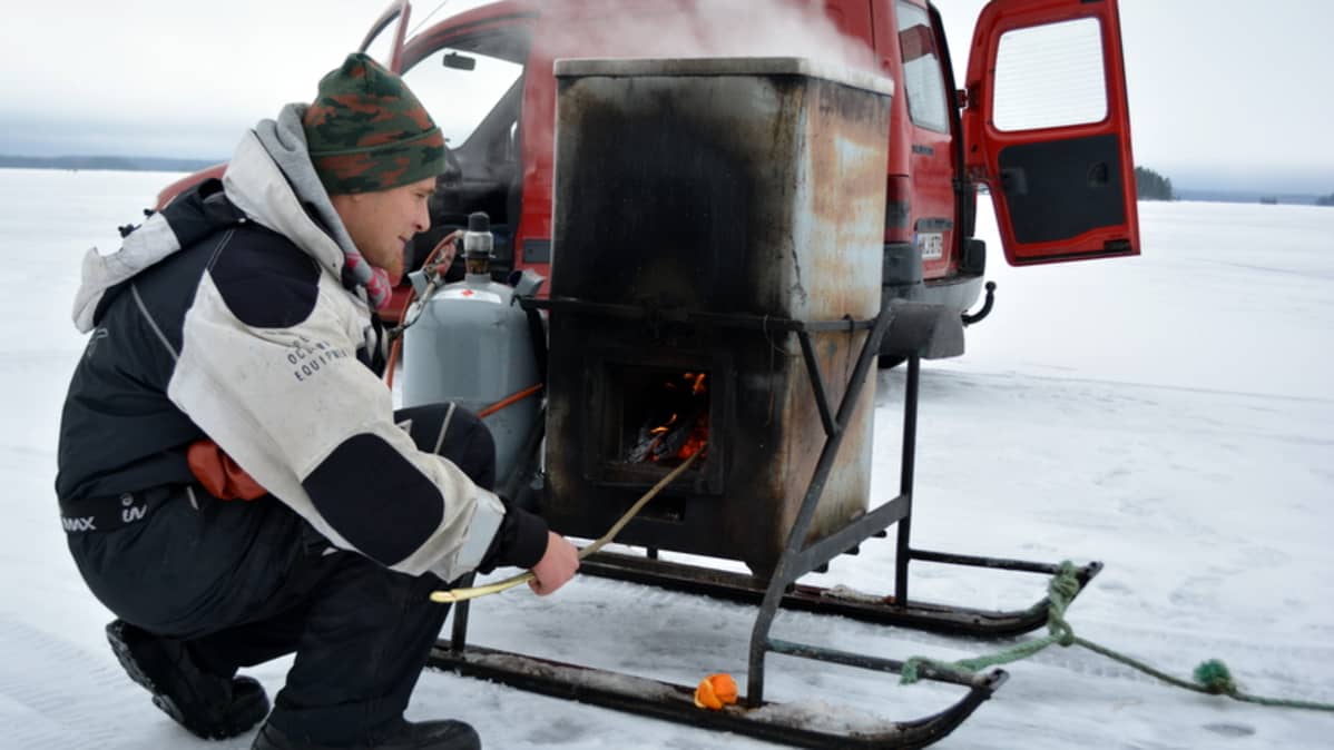 kalastaja Mika Liukkonen Suontee Hirvensalmi