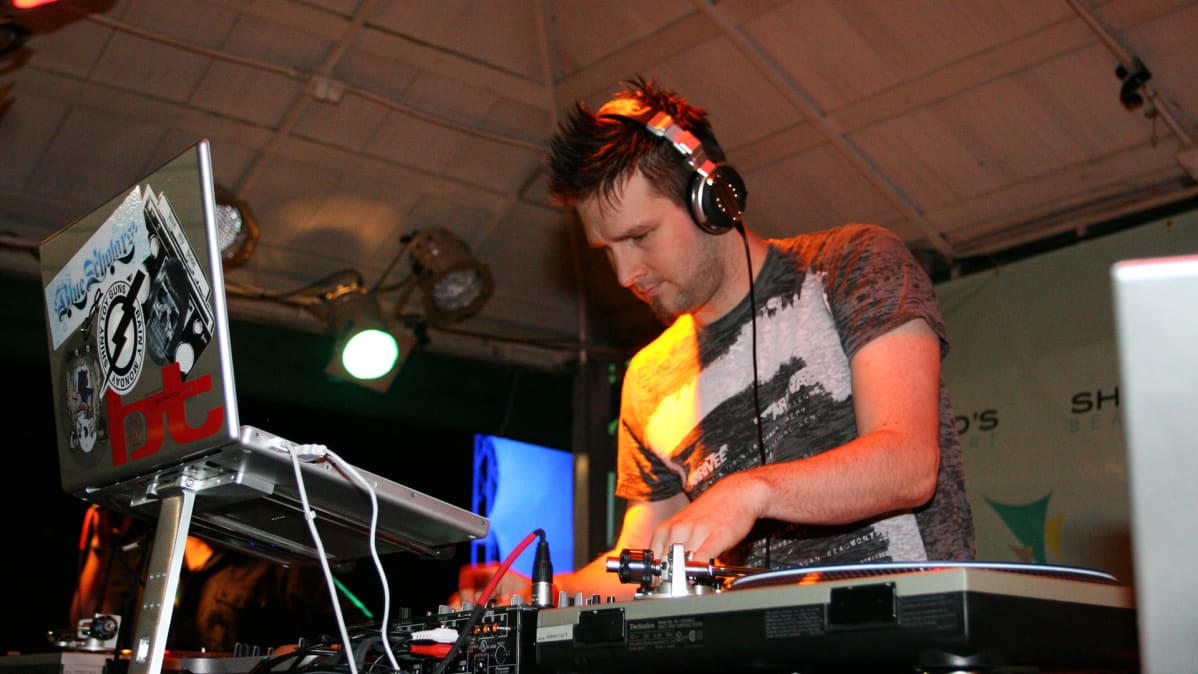 Darude kuvattuna esiintyessään Floridassa 22. maaliskuuta 2009.