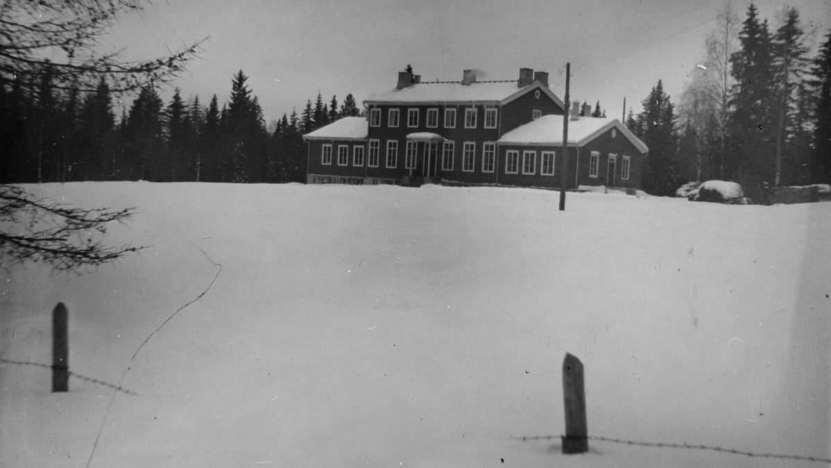 Kajaanin Seppälässä sijaitseva Impilinna vuonna 1929.