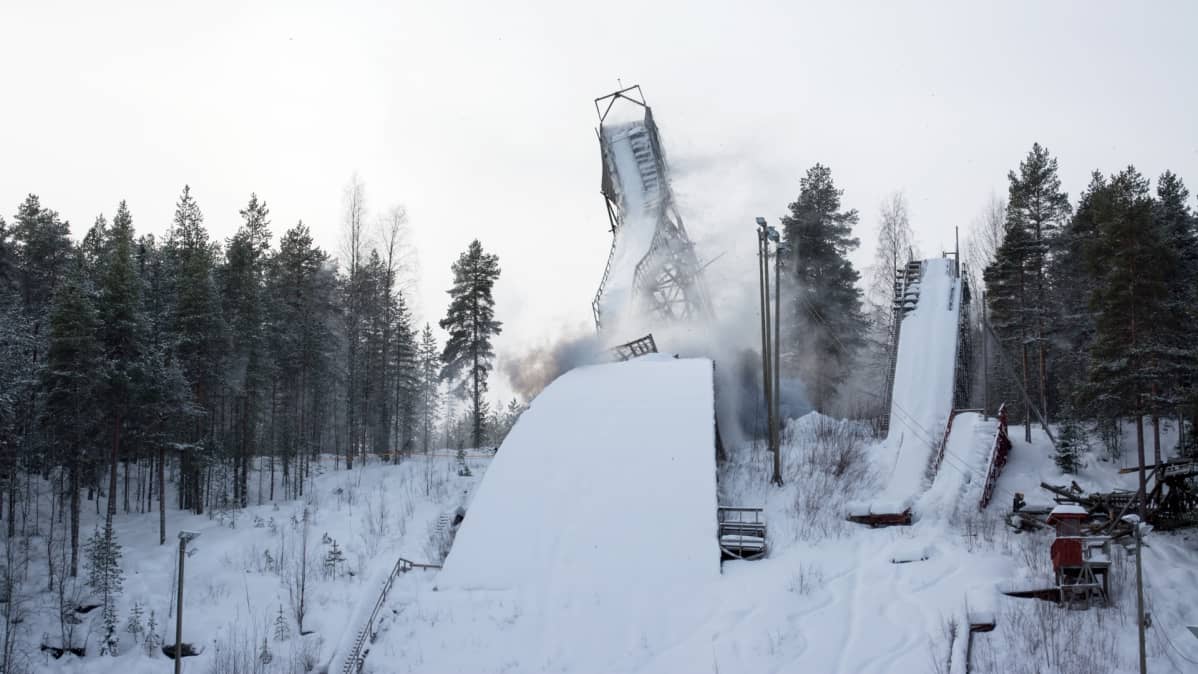 Kajaanin hyppyrimäki räjäytettiin