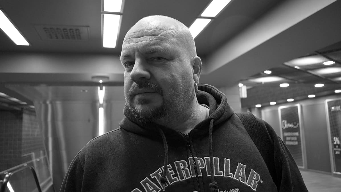 Timo Rautiainen lupaa uuden Niskalaukaus-levyn loppuvuodesta.