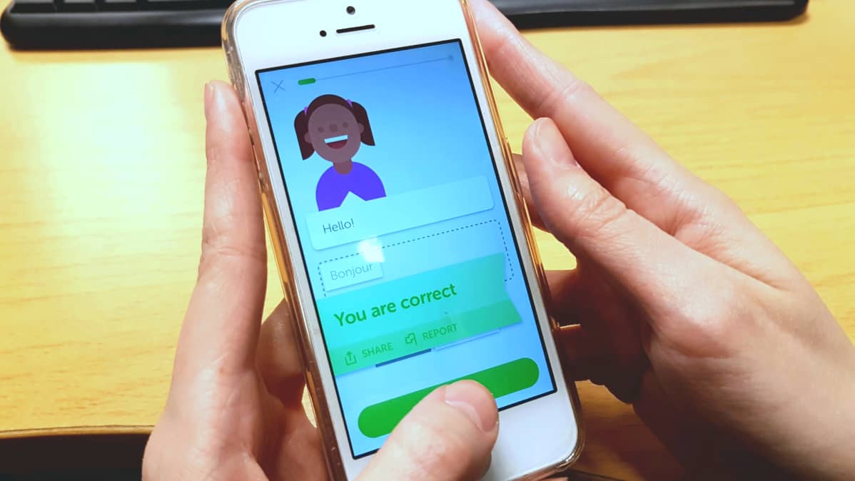 Duolingo on kielten opiskeluun tarkoitettu ilmainen oppimissovellus. Käyttäjä voi vertailla edistymistään ja kilpailla tuloksissa kavereidensa kanssa.
