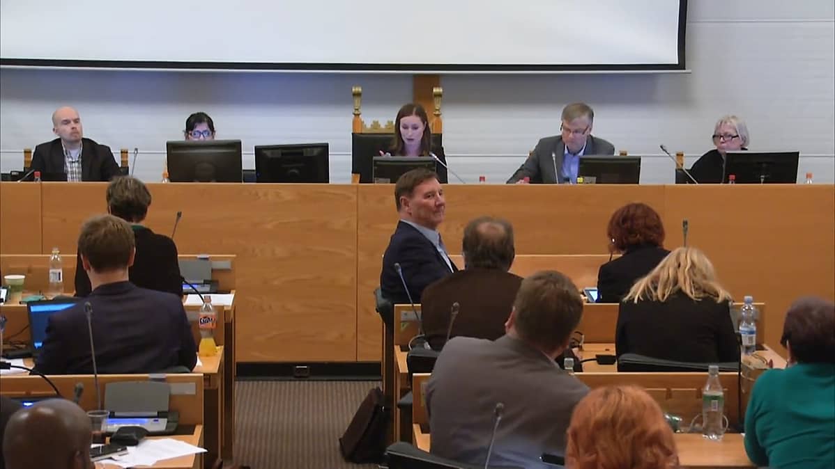 Tampereen kaupunginvaltuusto päättää ratikasta
