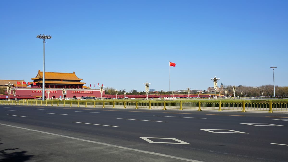 Tiananmenin aukio ja lähikadut on tyhjennetty kahden kokouksen ajaksi.