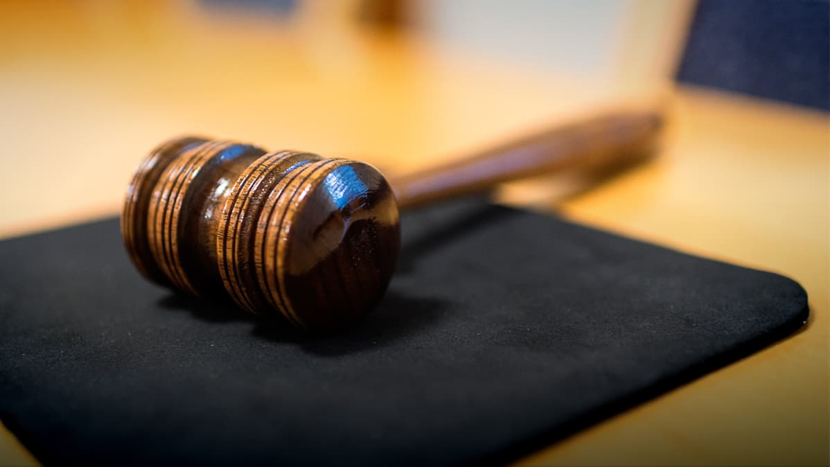Kunnanvaltuuston puheenjohtajan nuija