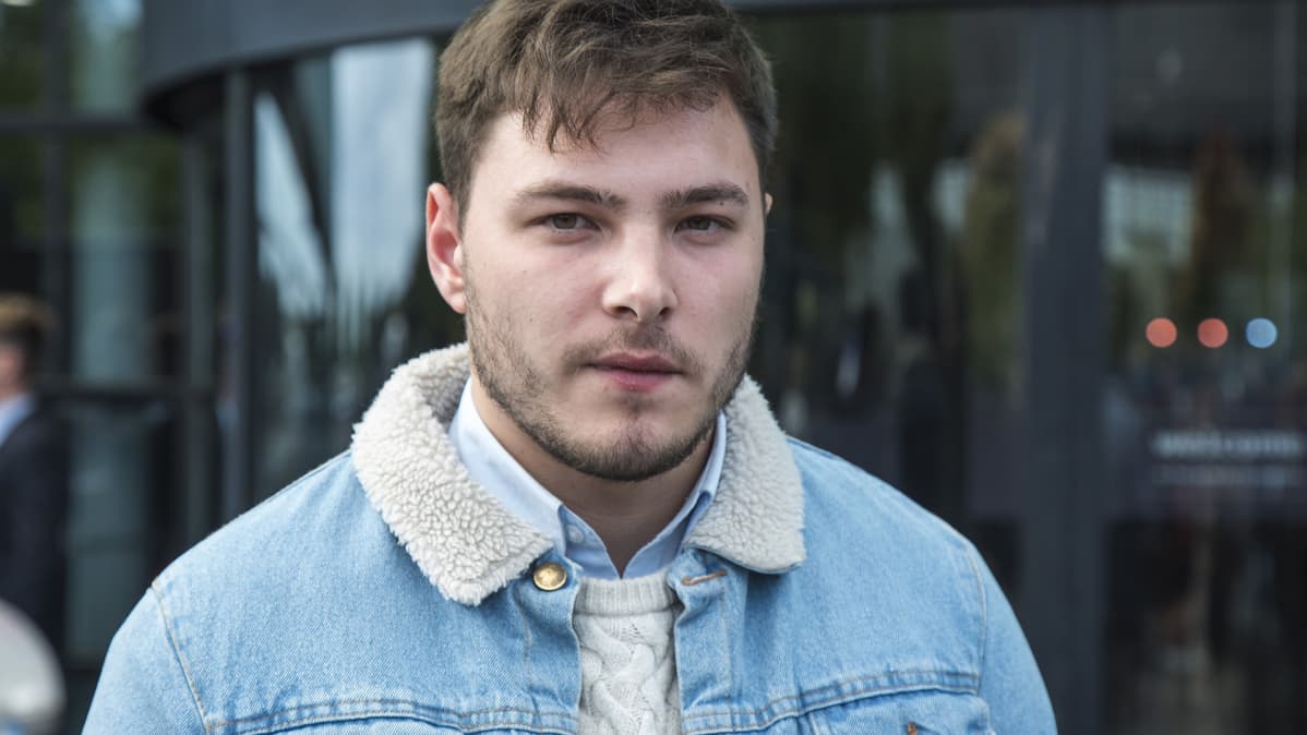 Pariisin lähellä Chartresissa opiskeleva Vianney sanoo, että myös korkeakoulujen opiskelijoista löytyy oikeistopopulismin kannattajia.