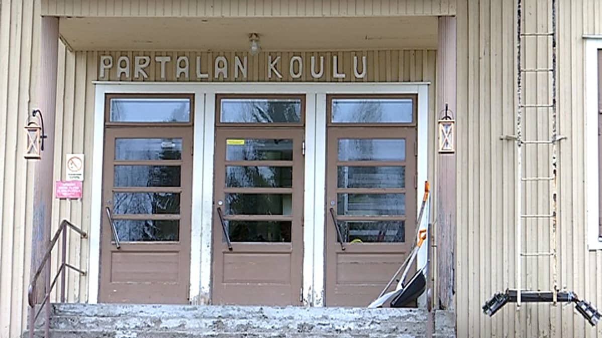 Partalan koulun etuovi