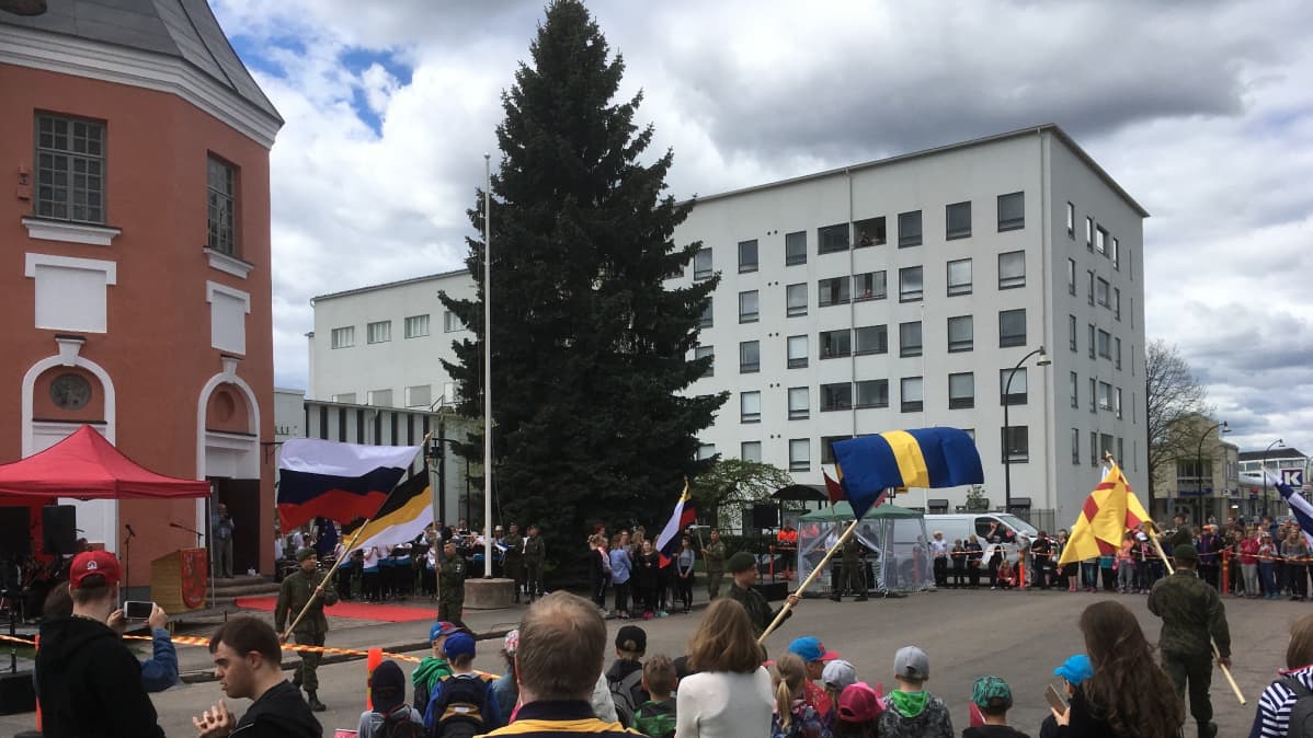 Haminan Lipputorni ja lippukulkue