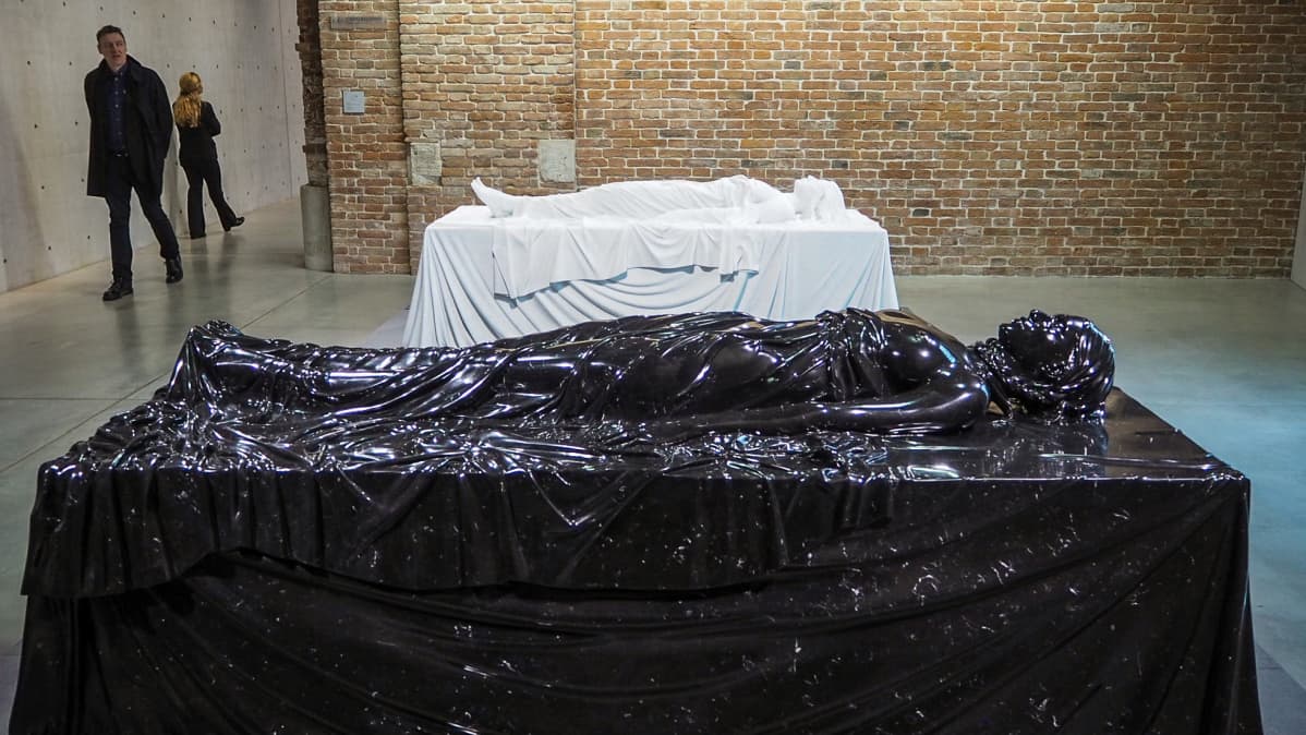 Damien Hirst Venetsia biennale.