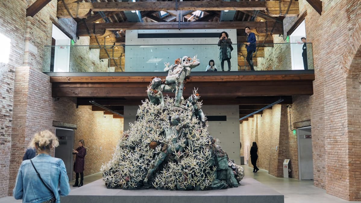 Damien Hirst Venetsia biennale.