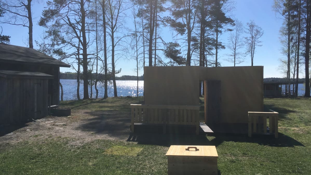 Kesäteatterin lavasteet.