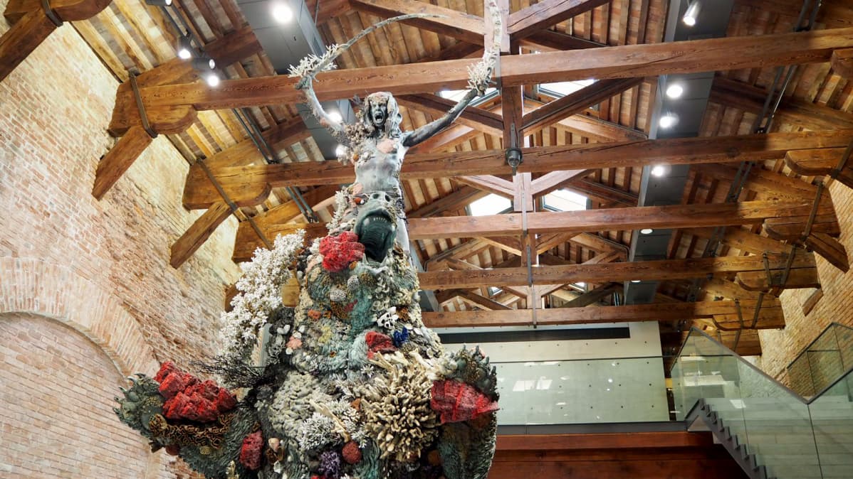 Damien Hirst Venetsia biennale.