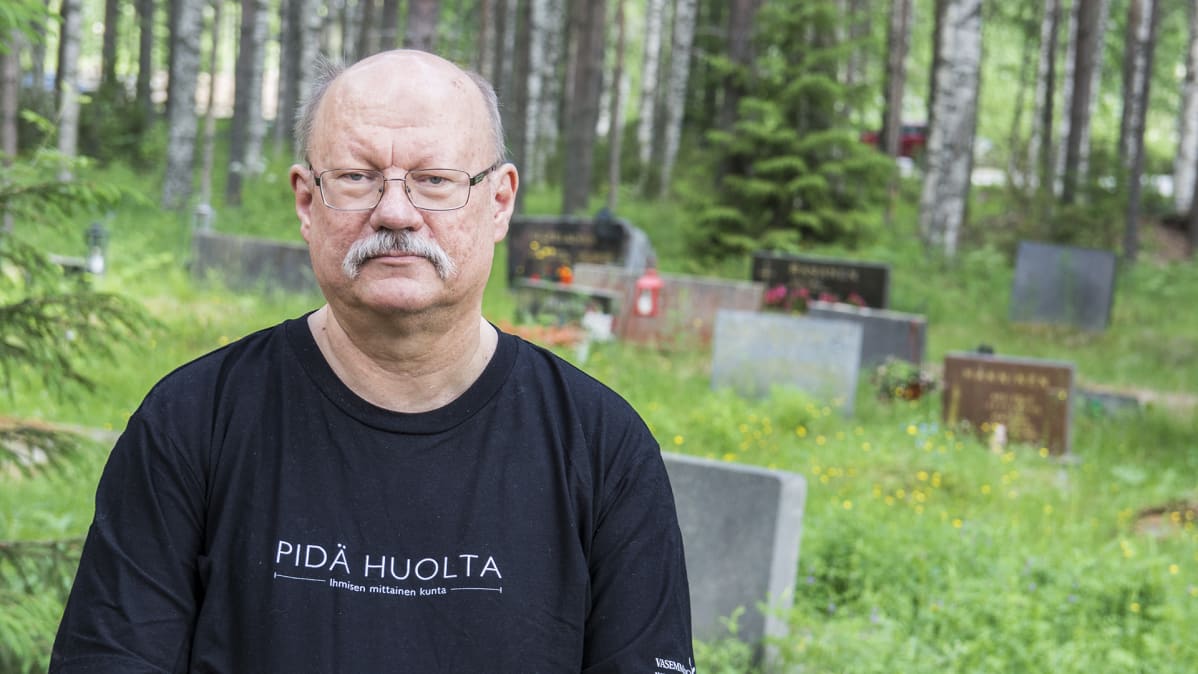 Kainuun vapaa-ajattelijoiden puheenjohtaja Aki Räisänen