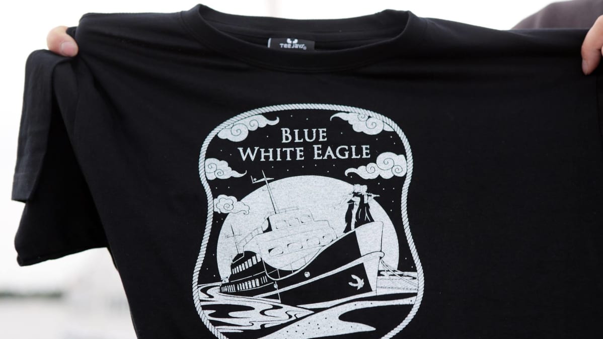 Blue White Eagle -t-paita