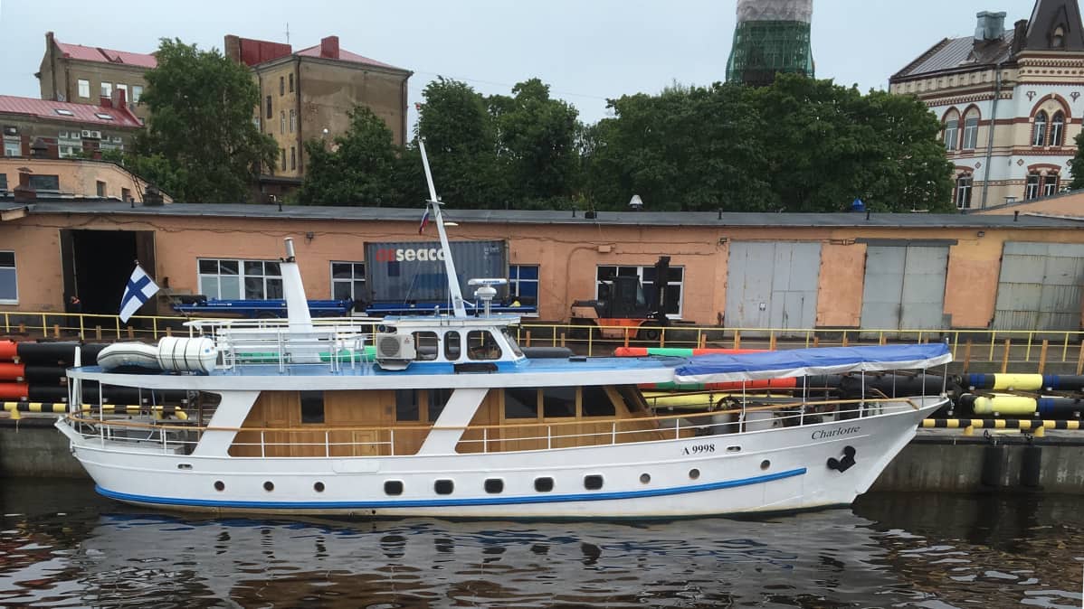 Laiva Viipurin satamassa