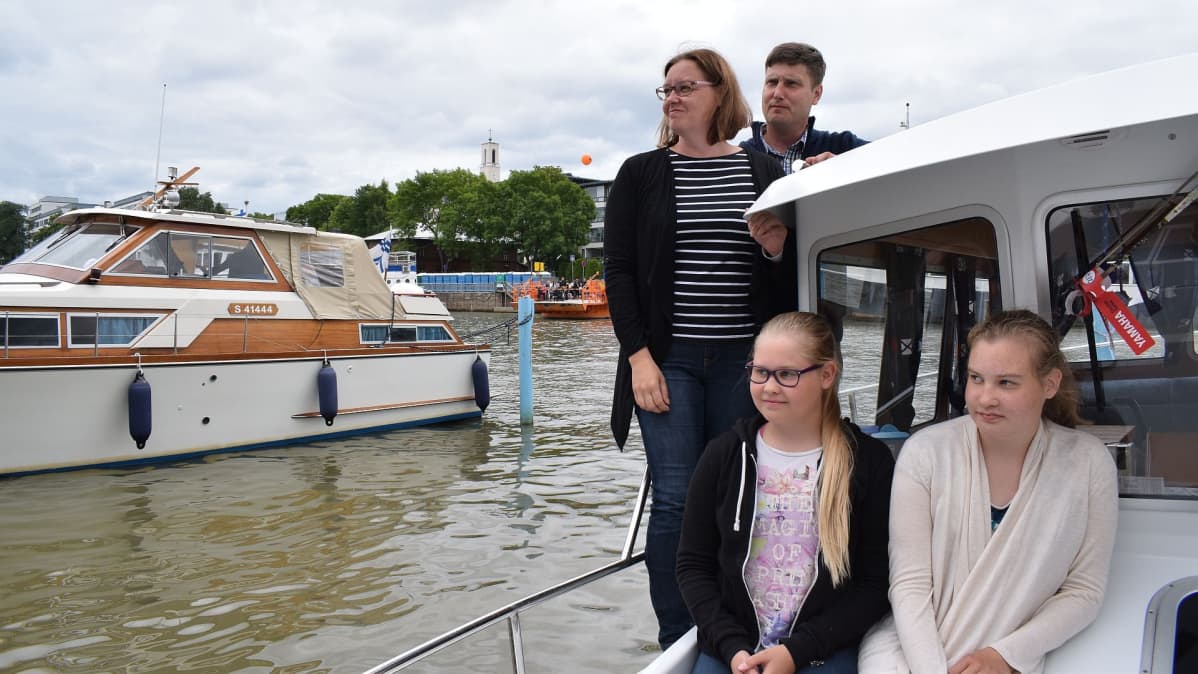 Porilainen Leinon perhe Tall Ship Races -tapahtumassa.