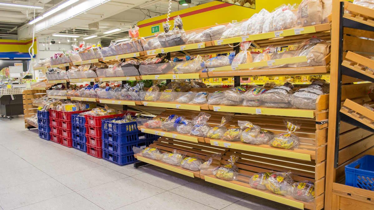 Leipähylly kajaanilaisessa ruokakaupassa