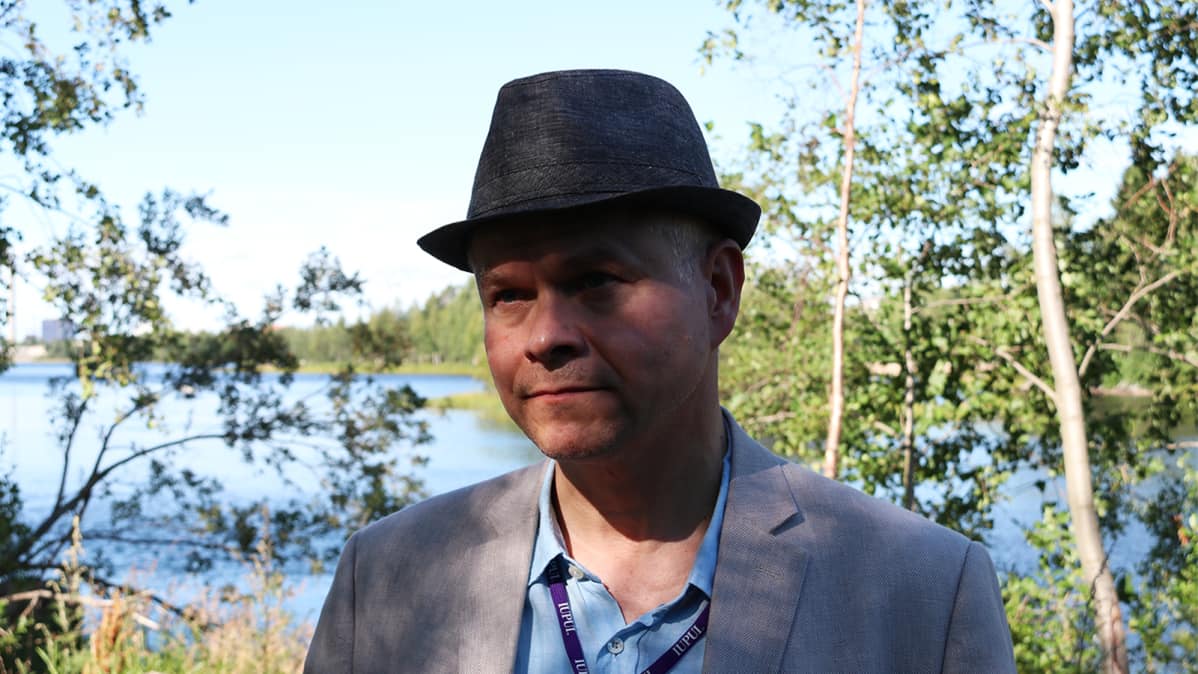 Oulun yliopiston arkeologien dosentti Timo Ylimaunu.