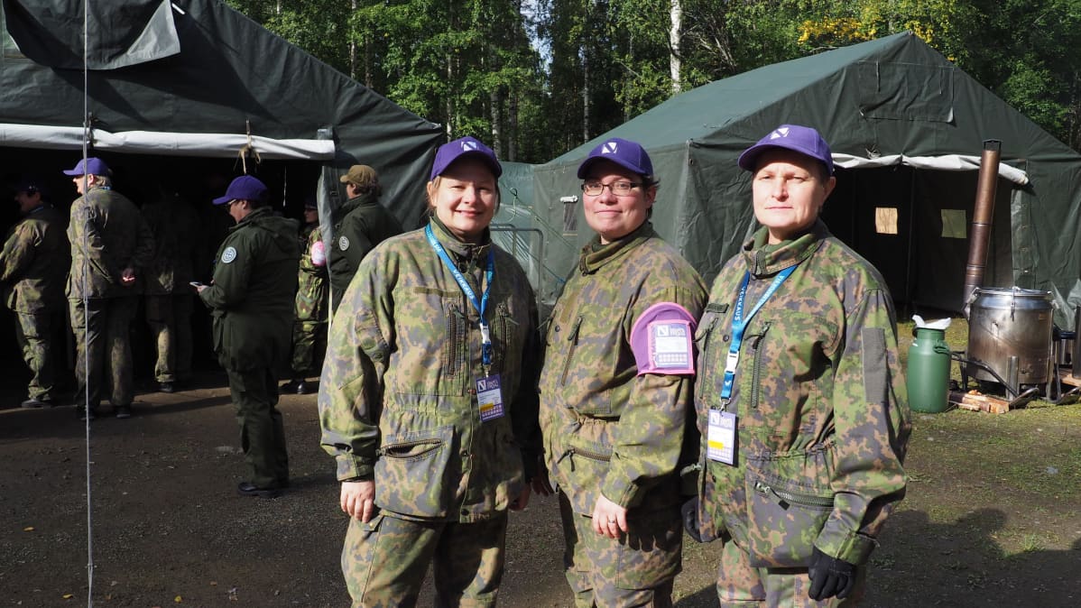 Paula Raatikainen, Anu Kuronen ja Ulla Niskanen Minnatar 2017 -valmiusharjoituksessa.
