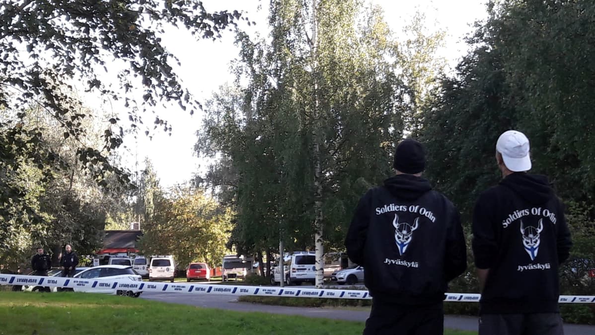 Salmirannan poliisioperaatio herätti kiinnostusta useissa ryhmissä.