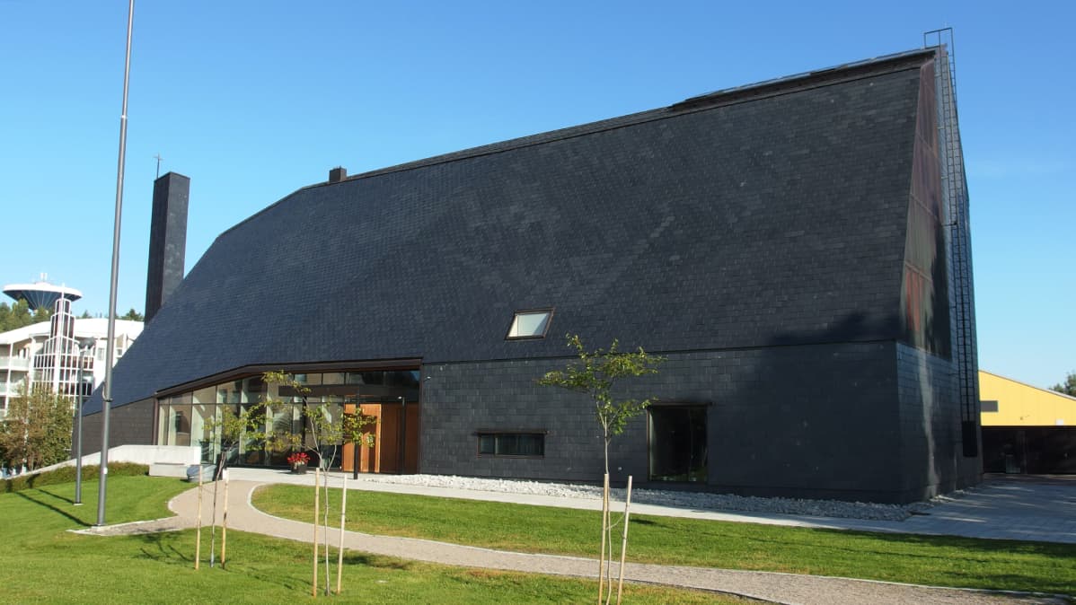 Kuokkalan kirkko ulkoa.
