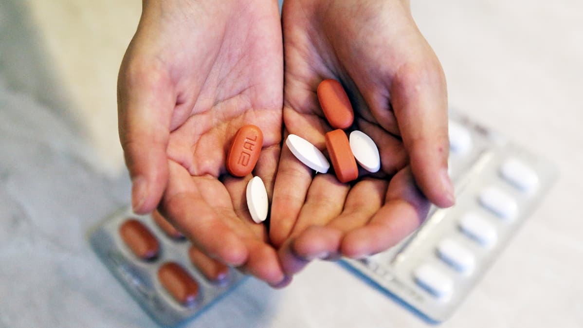 aIDS-lääkkeitä lapsen käsissä
