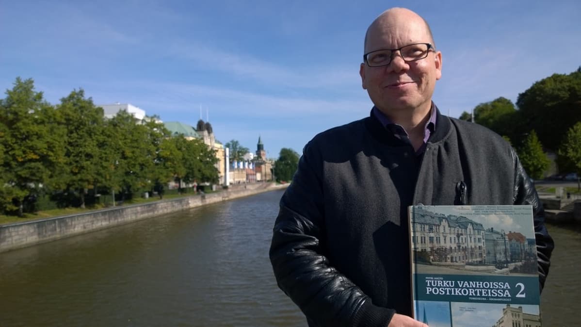 Petri Aalto on taustoittanut postikorttien kuva-aineistoa mm. rakennuspiirrustusten ja osoitekalenterien avulla.