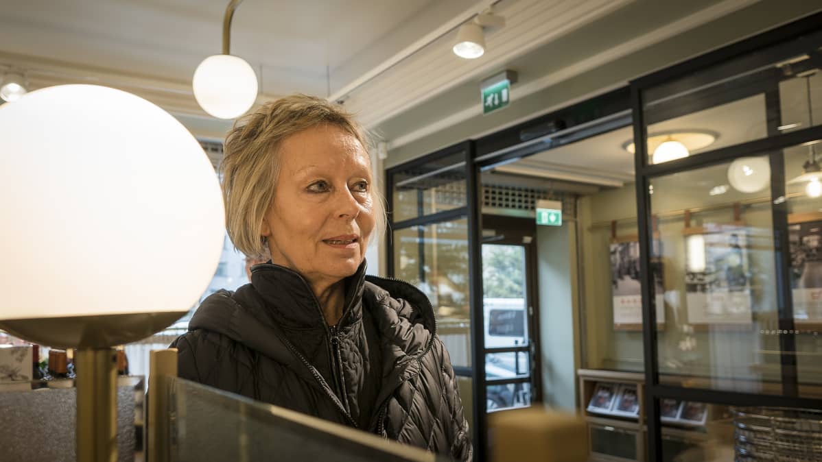 Sisänäkymä töölöntorin Alkosta