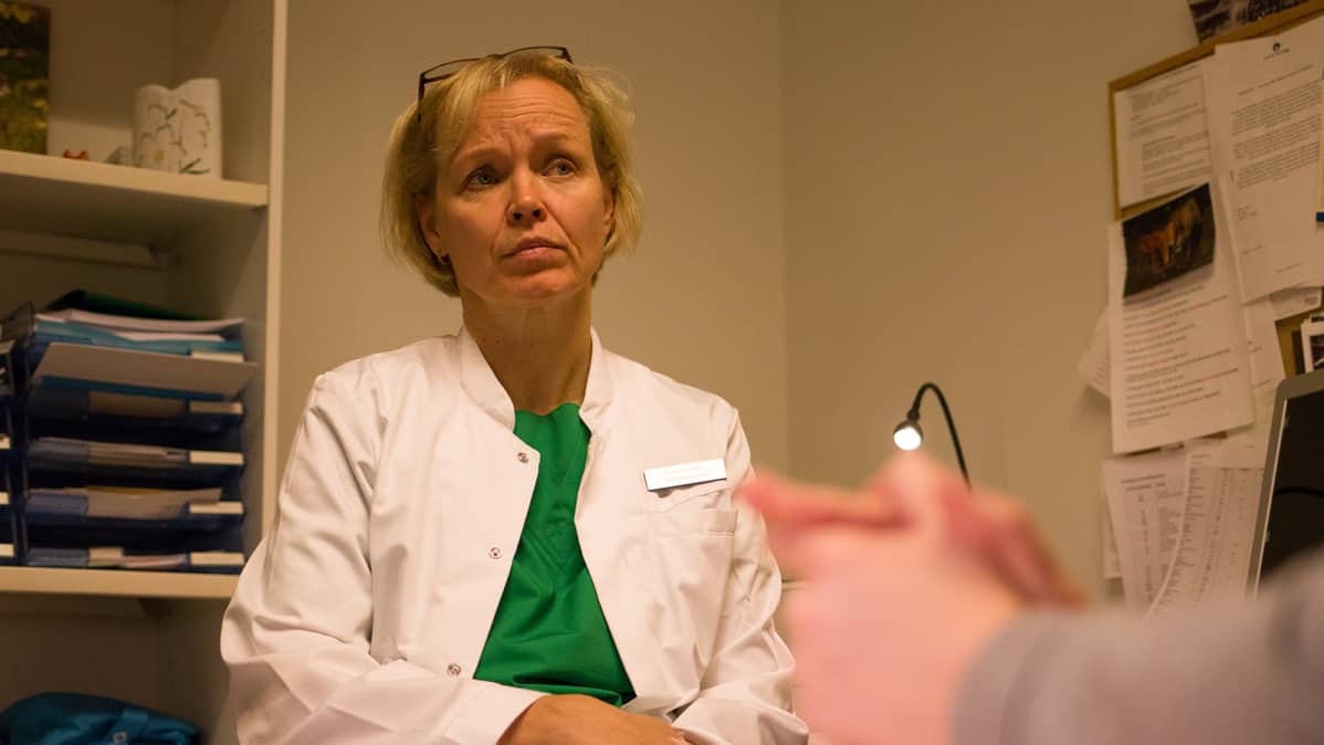 Lapsettomuuslääkäri Riitta Koivunen