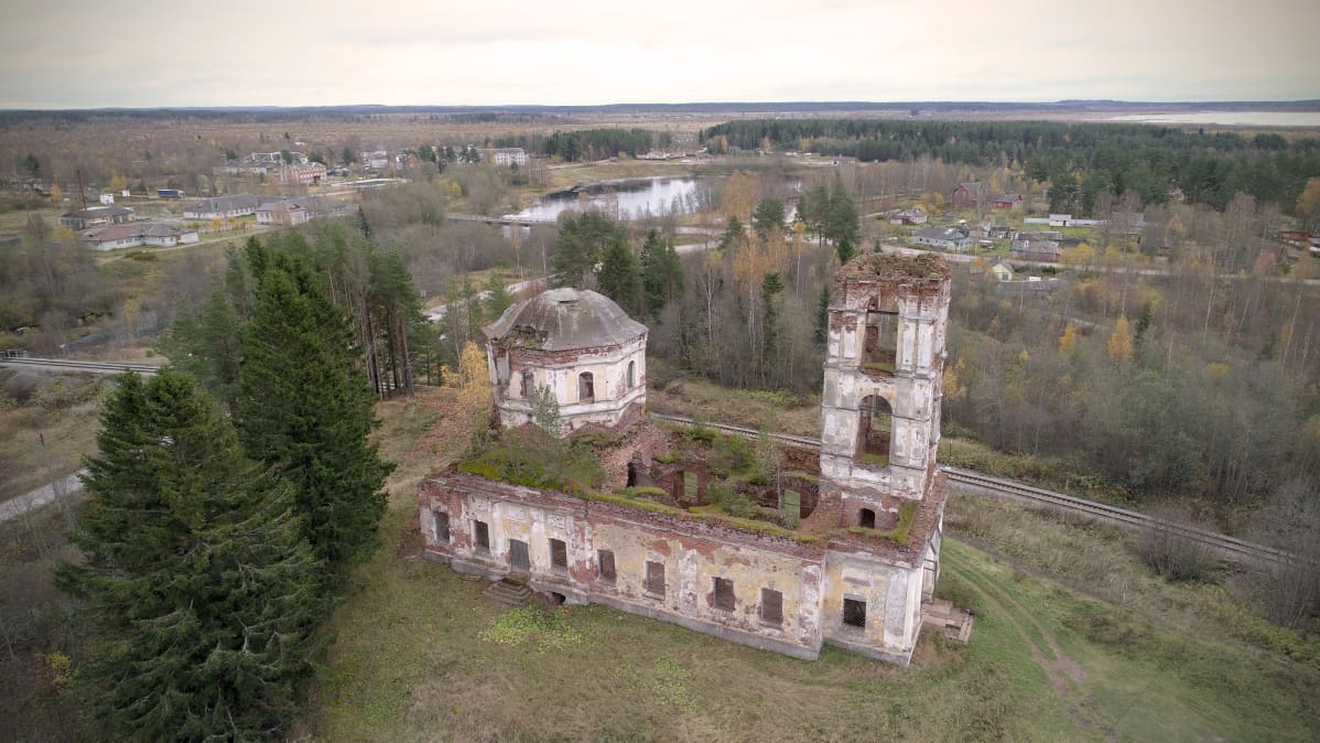 Ilmakuva Salmin kirkosta
