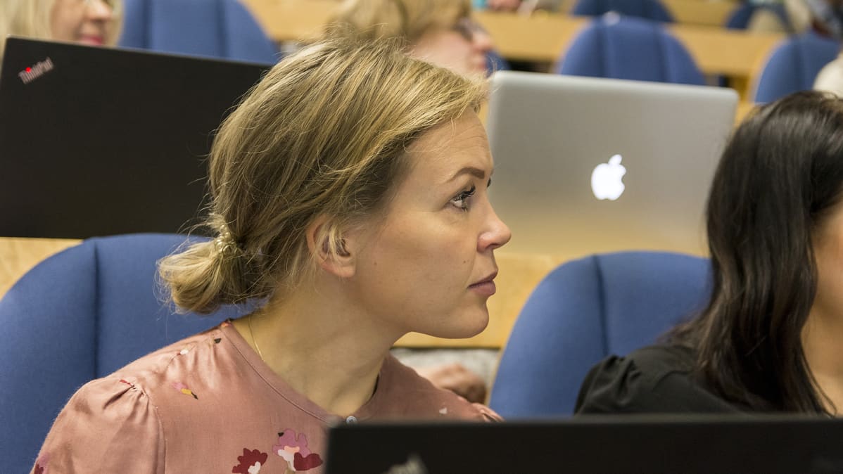 Nainen koulutuksessa