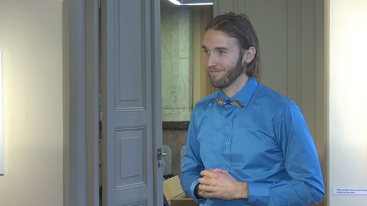 Juhana Salonen puolikuvassa.