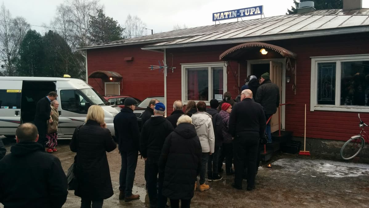 Viikonloppuna Filmiä ja valoa -festivaaleille Ylistaron idylliseen Matintupaan jonotettiin etenkin ennen Tammisunnuntai-dokumentin esityksiä.