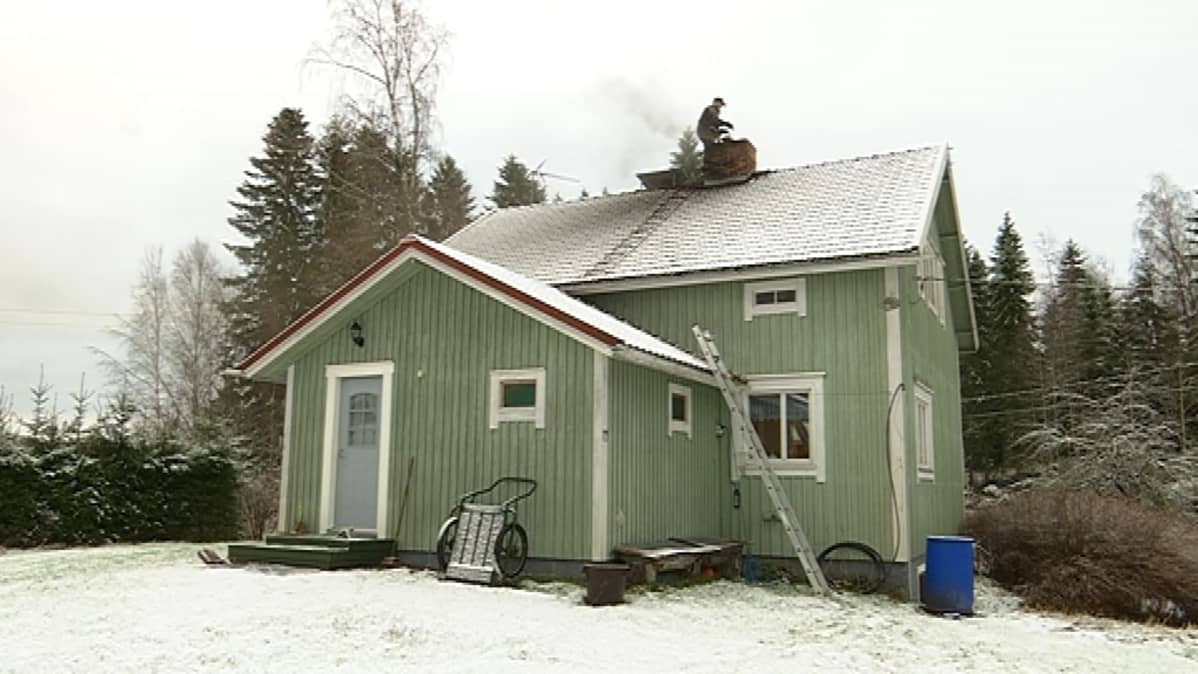 Nuohooja on talon katolla