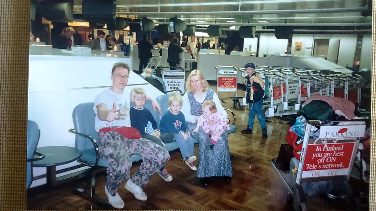 Lähdön hetki Hki-Vantaan kentällä vuonna 1996.