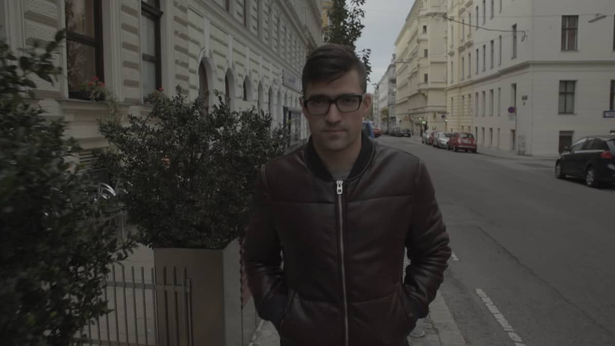 Martin Sellner joutuu vastaamaan oikeidessa vihapuhesyytteeseen.