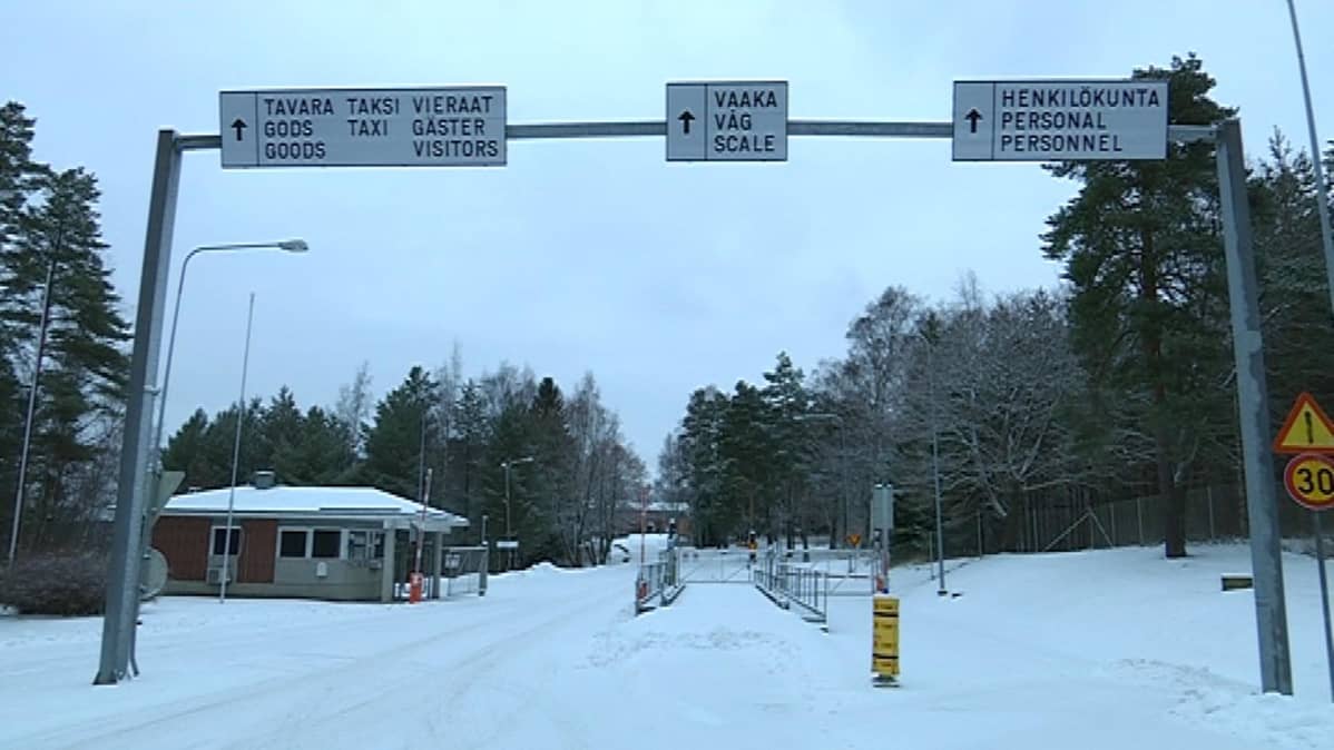 Kemiran tehdasalueen portti
