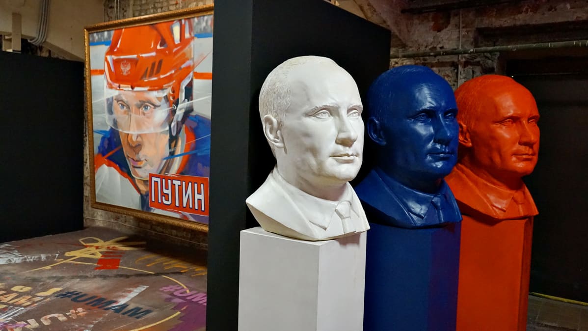 Moskovassa on avattu näyttely, jossa Venäjän presidentti Vladimir Putin esitellään voittamattomana supersankarina.