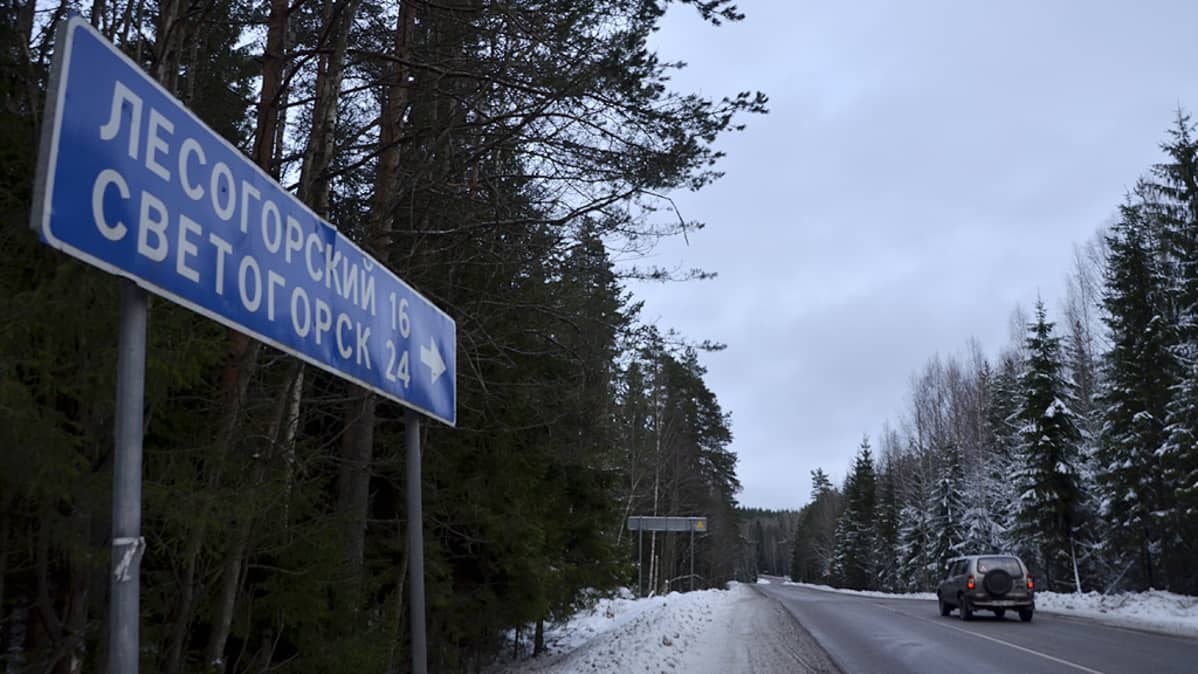 Svetogorskiin menevä maantie.