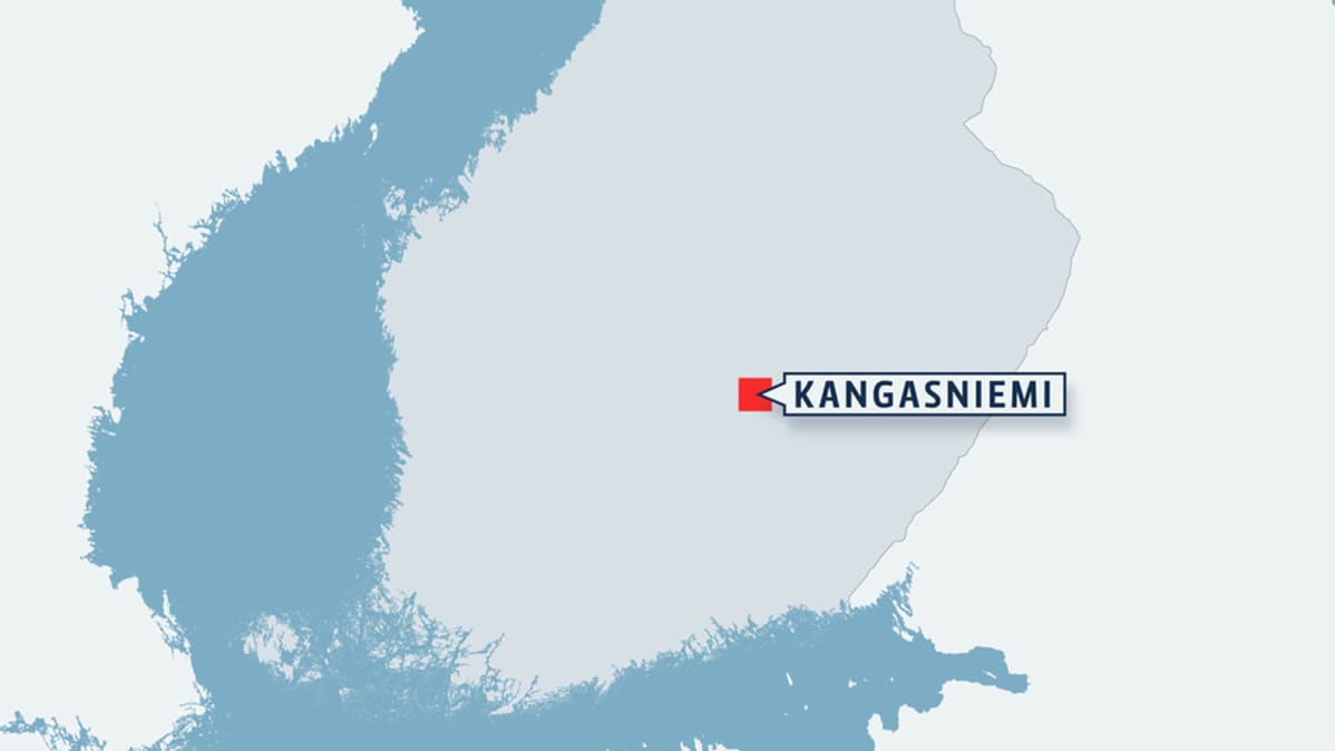 Man körde ner sig i isen med snöskoter
