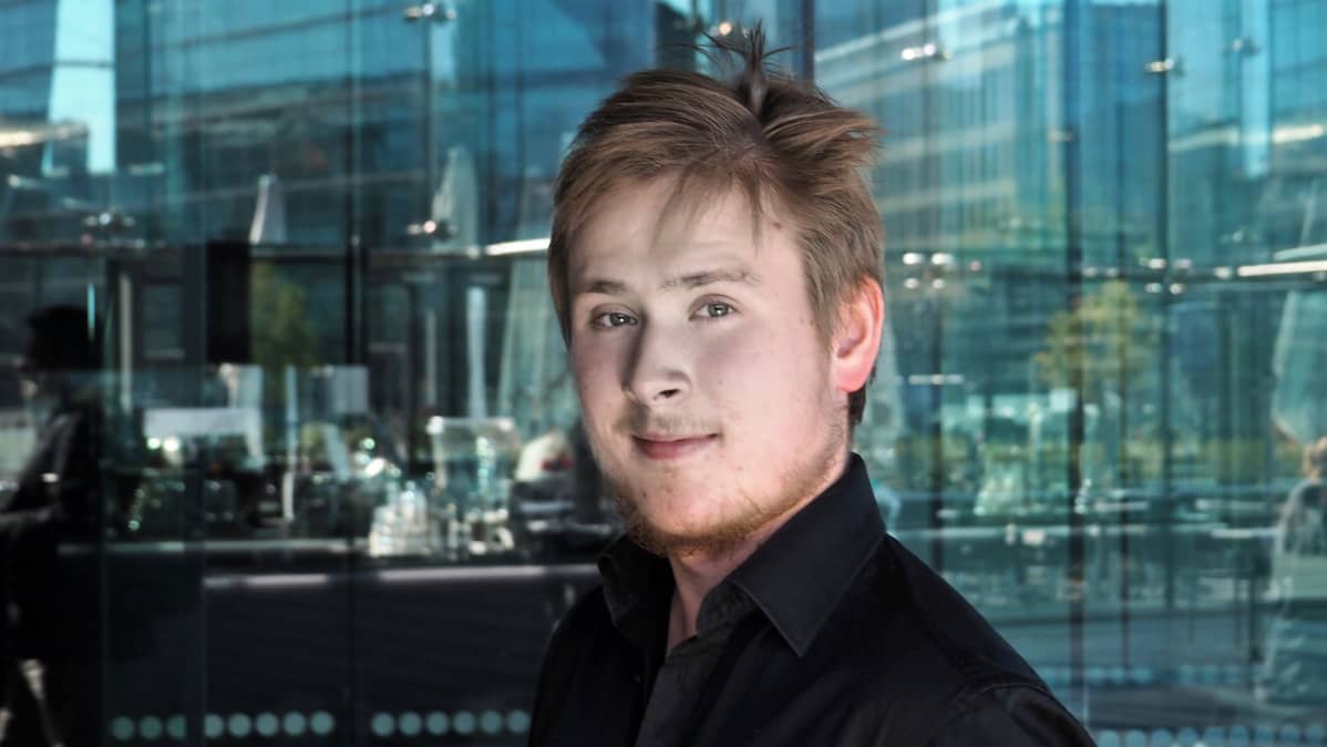 Kuoronjohtaja Visa Yrjölä.