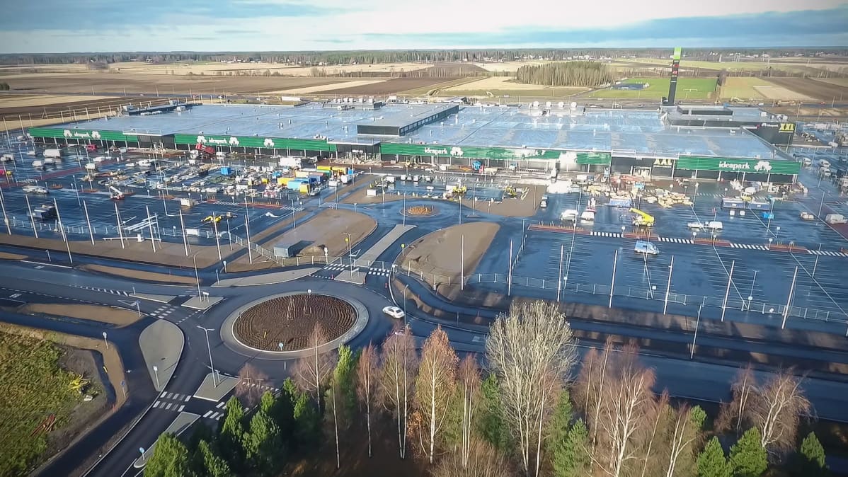 Ideapark Seinäjoella ilmasta droonilla kuvattuna.