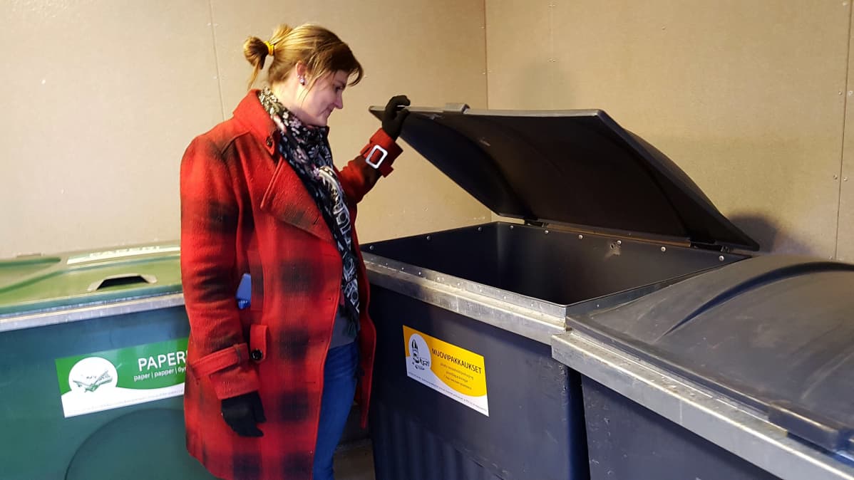 Kymenlaakson jätteen asiakaspalvelupäällikkö Virpi Leppälä