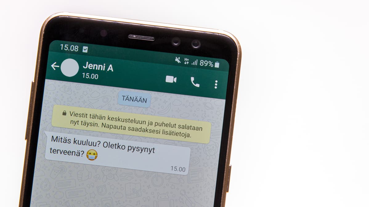Kännykkään tullut tekstiviesti jossa kysellään vointia.