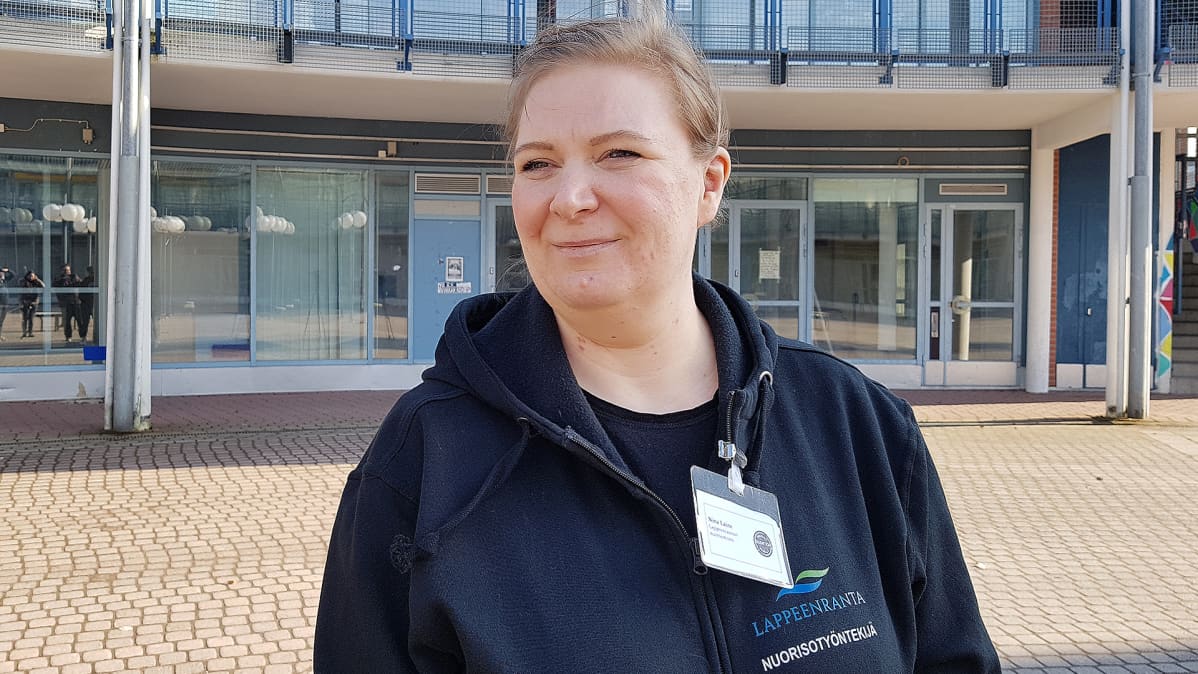 nuorisotyöntekijä Nina Laine